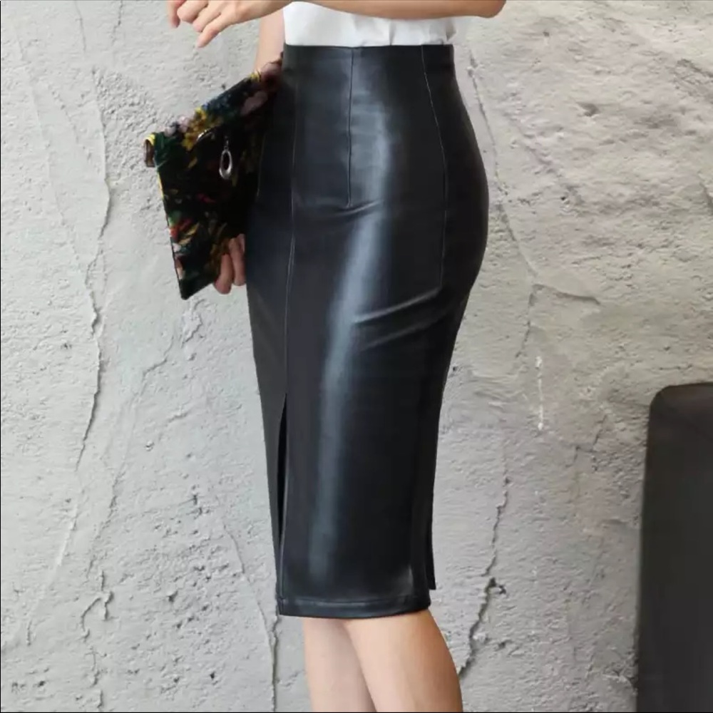 🆕 LAST 1 - Leather Skirt 🔥🔥🔥🔥 - Picture 2 of 6